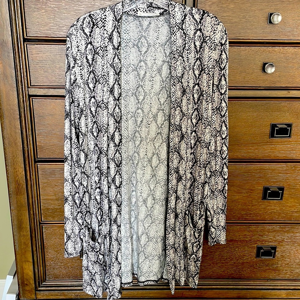 Zenana snakeskin duster size small